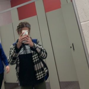 Meet your Posher, Ella